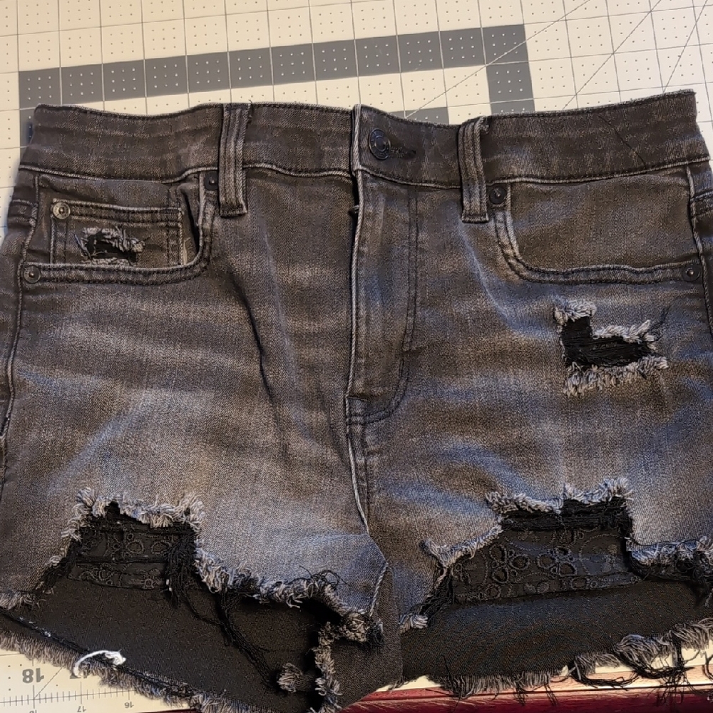 American Eagle High Rise Shortie Eyelet Pocket Size 8